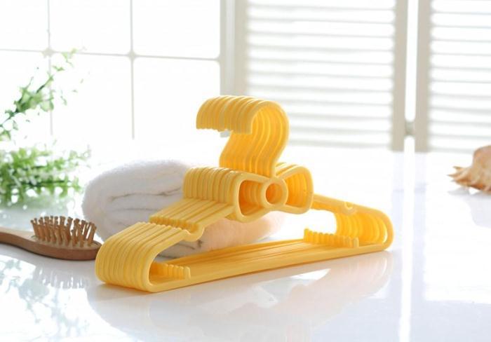 Bow-Knot Plastic Hanger for Babies and Kids Clothes (0-4 years, 10 pieces per pack)