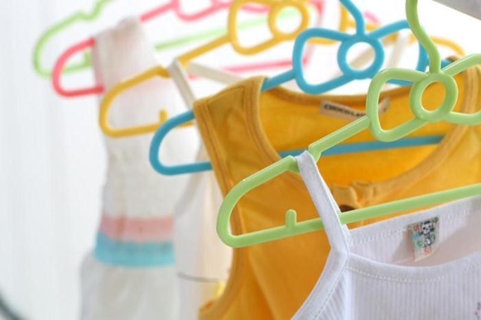 Bow-Knot Plastic Hanger for Babies and Kids Clothes (0-4 years, 10 pieces per pack)
