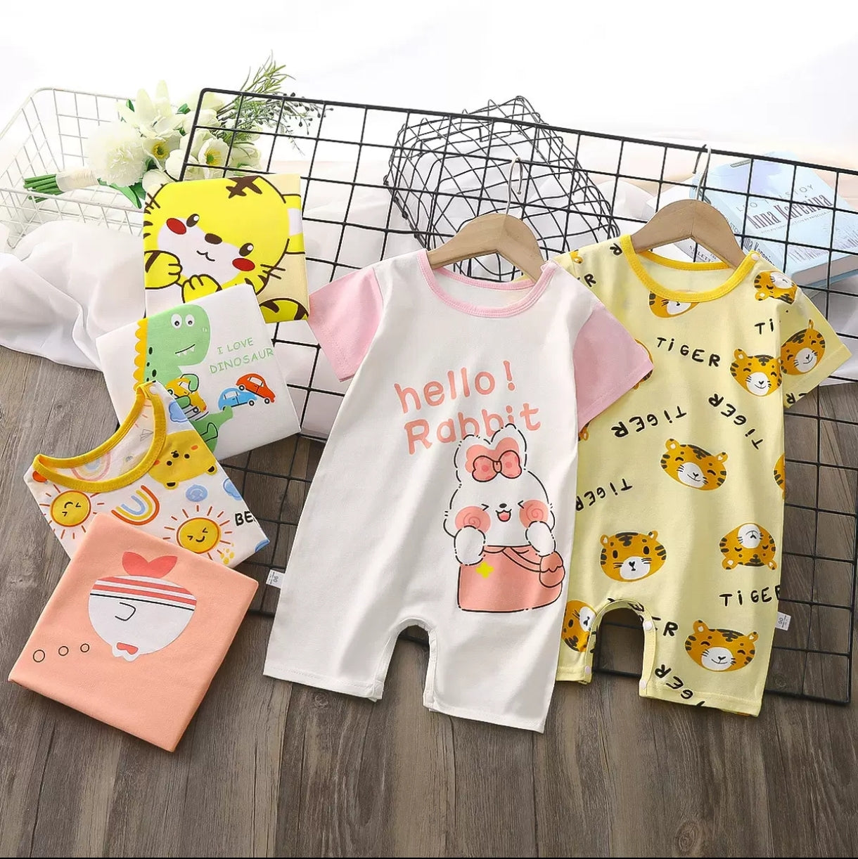 Adorable Short-Sleeved Baby Romper for Boys and Girls