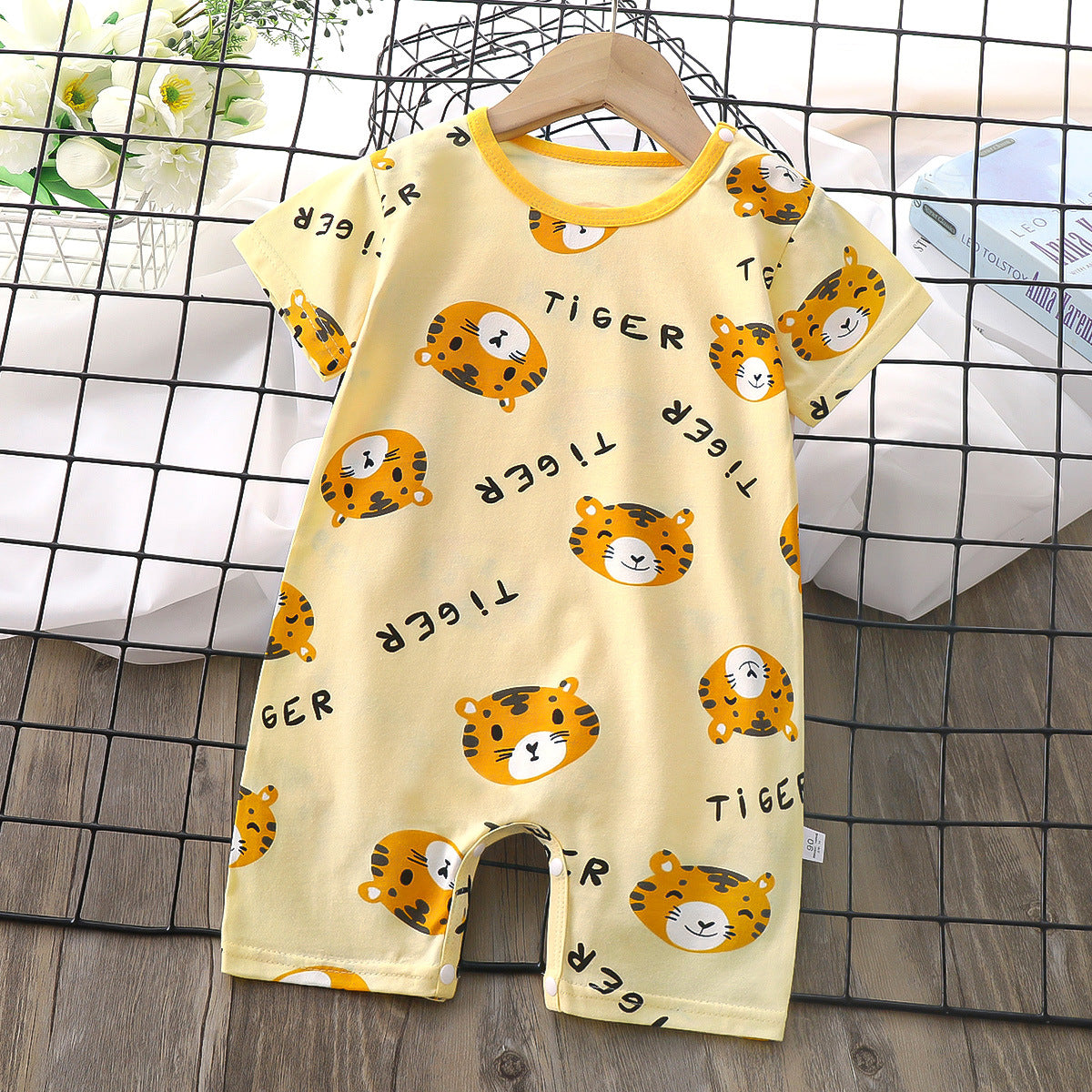 Adorable Short-Sleeved Baby Romper for Boys and Girls
